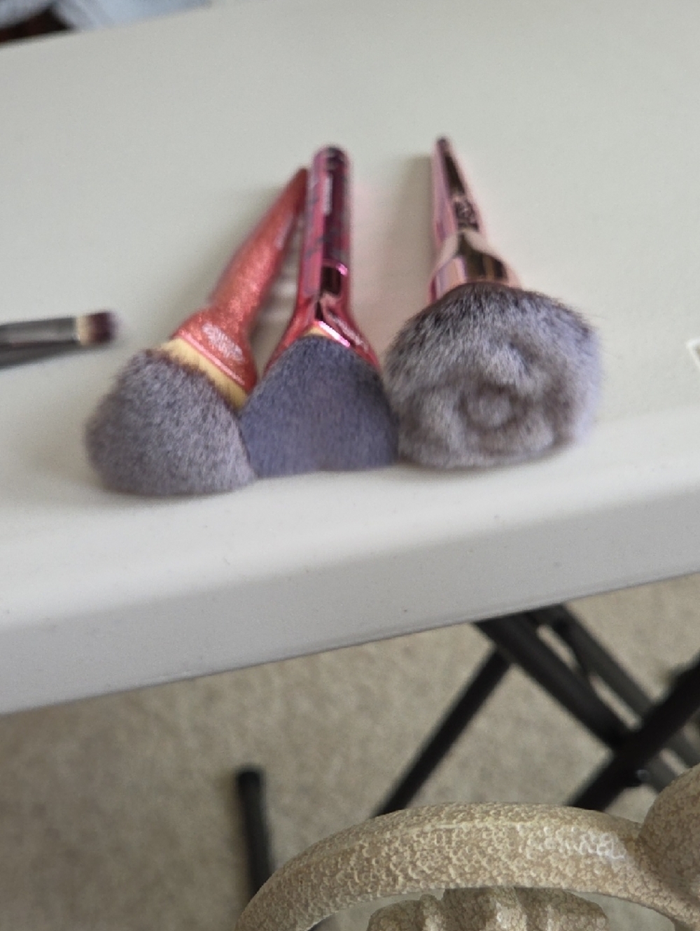 it cosmetics Pink and Rose Gold Makeup Brush Set - Picture 6 of 6